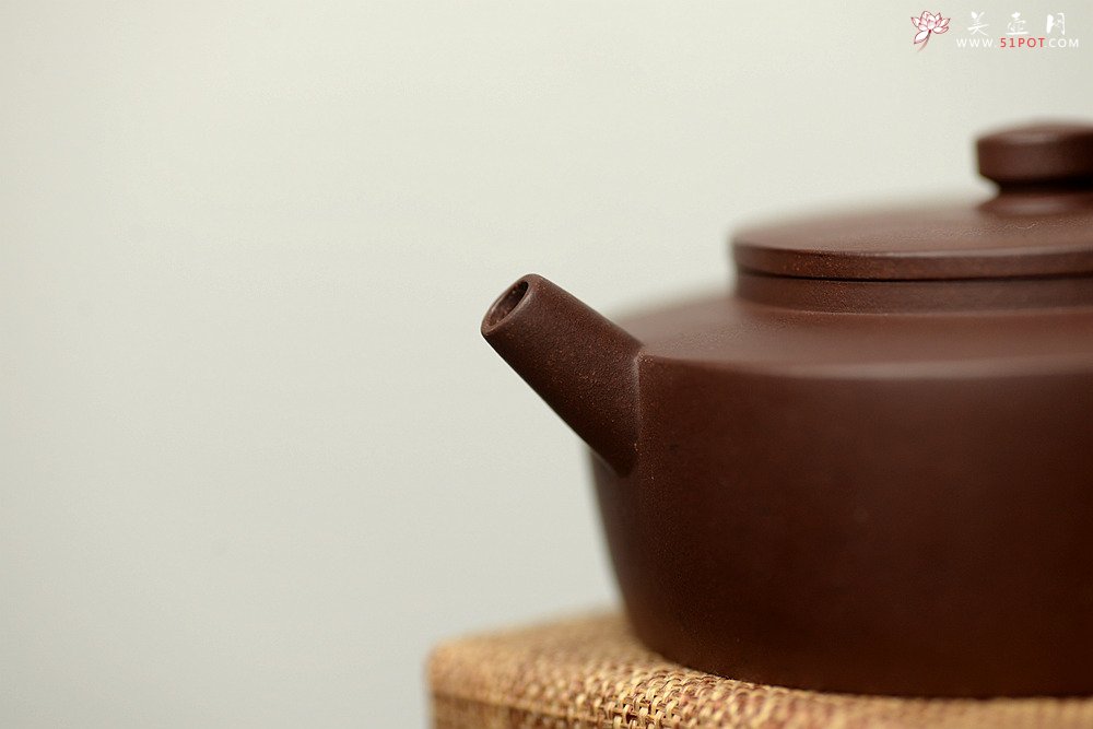 紫砂壶图片：美壶特惠 优质紫泥 全手卧轮 实用有趣 - 宜兴紫砂壶网
