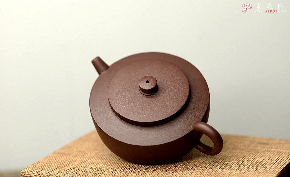 紫砂壶图片：美壶特惠 优质紫泥 全手卧轮 实用有趣 - 宜兴紫砂壶网
