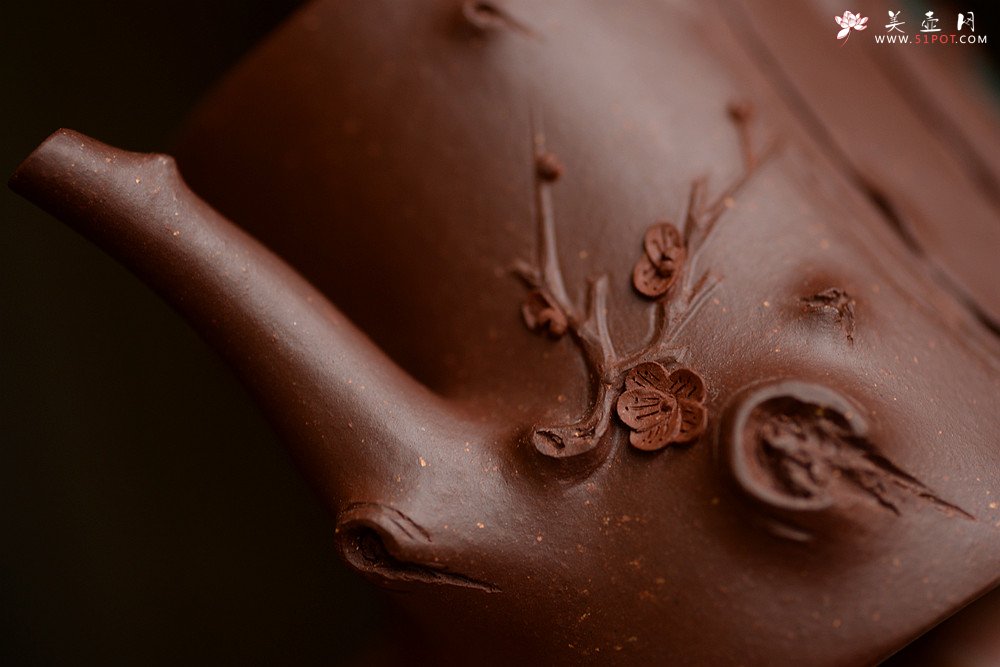 紫砂壶图片：单志萍乙未年全手新作 颇具玩味~ 松梅常青 有难度的花货~ - 宜兴紫砂壶网