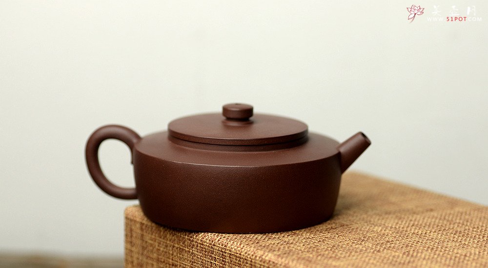 紫砂壶图片：美壶特惠 优质紫泥 全手卧轮 实用有趣 - 宜兴紫砂壶网