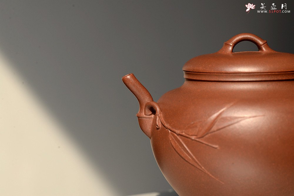 紫砂壶图片：潘丹初原创‘秀气’系列之春竹 纯净底槽青  婉约清秀 行简意足 - 宜兴紫砂壶网