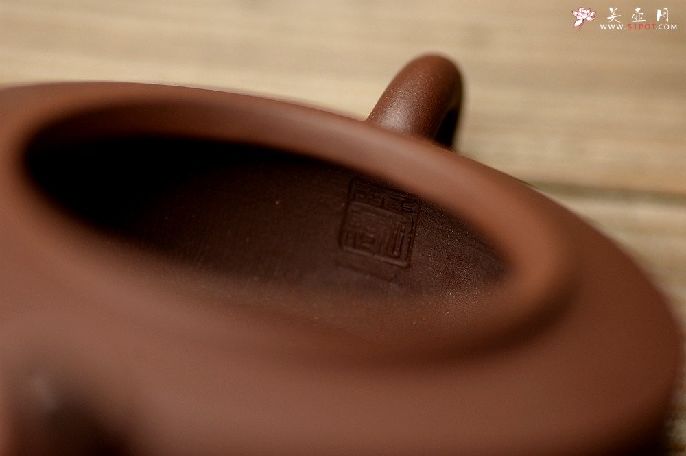 紫砂壶图片：美壶特惠 优质紫泥 全手卧轮 实用有趣 - 宜兴紫砂壶网