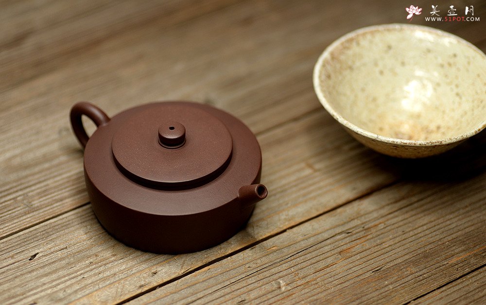 紫砂壶图片：美壶特惠 优质紫泥 全手卧轮 实用有趣 - 宜兴紫砂壶网