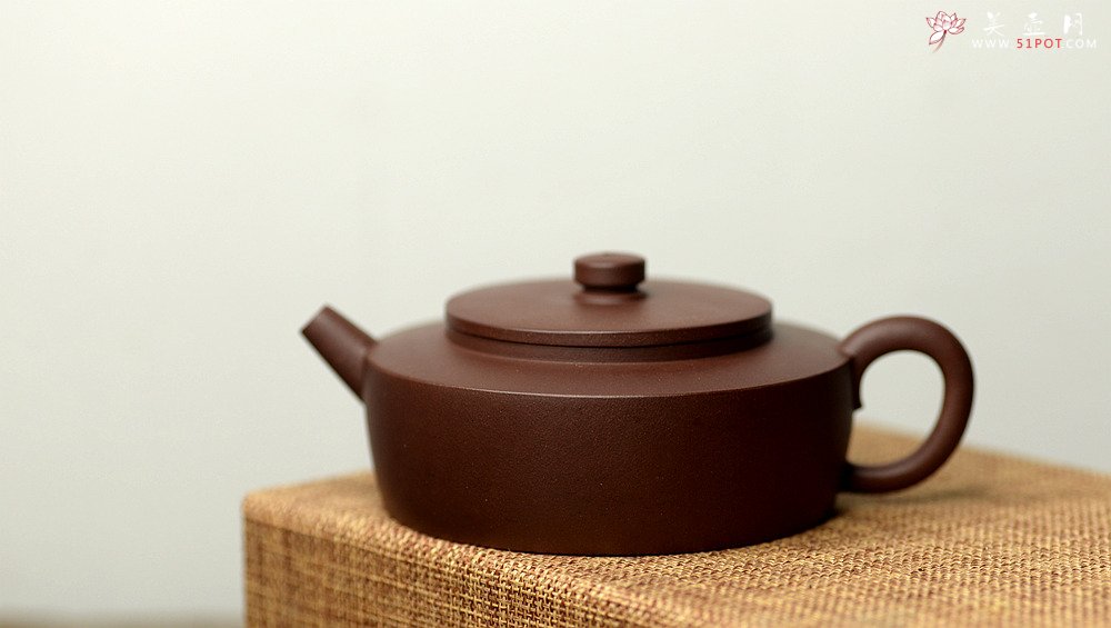 紫砂壶图片：美壶特惠 优质紫泥 全手卧轮 实用有趣 - 宜兴紫砂壶网