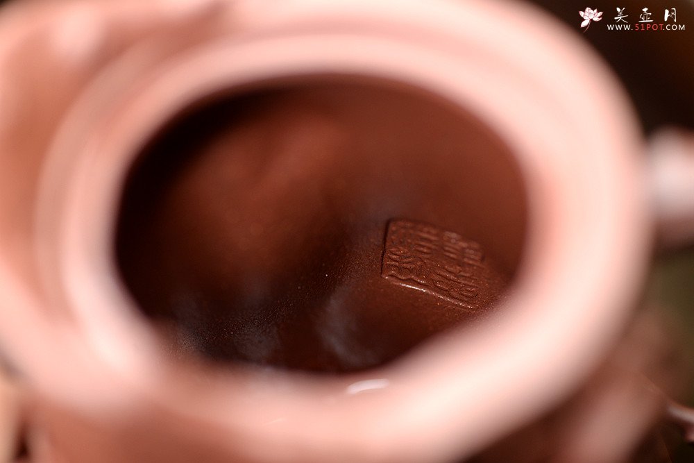 紫砂壶图片：单志萍年终全手力作 古意昂然 立体梅花 寒梅套壶 - 宜兴紫砂壶网