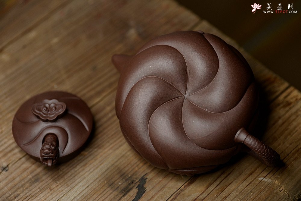 紫砂壶图片：云游天地 精品扁鱼化龙 做工精细 - 宜兴紫砂壶网