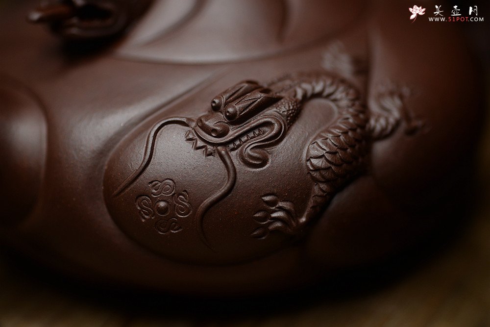 紫砂壶图片：云游天地 精品扁鱼化龙 做工精细 - 宜兴紫砂壶网