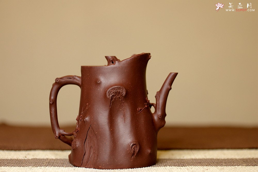 紫砂壶图片：单志萍年终全手力作 古意昂然 立体梅花 寒梅套壶 - 宜兴紫砂壶网