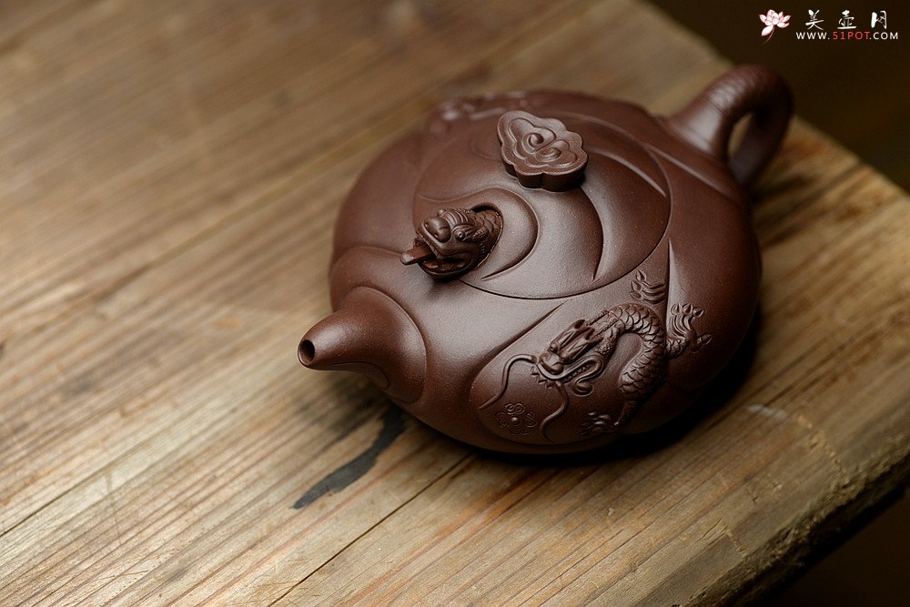 紫砂壶图片：云游天地 精品扁鱼化龙 做工精细 - 宜兴紫砂壶网