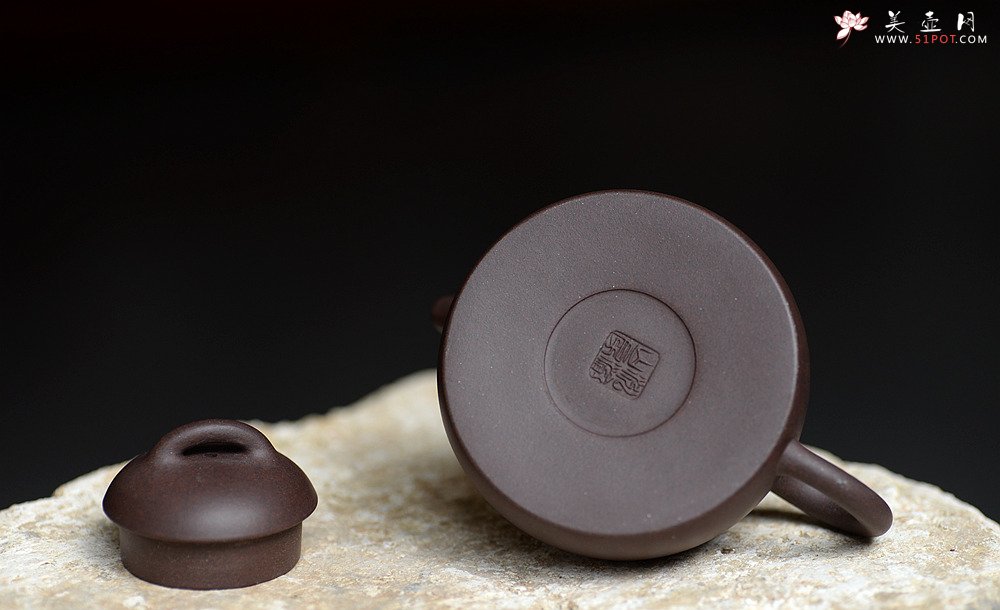 紫砂壶图片：鸿渝山房新品 美壶特惠  茶人最爱 金钟 - 宜兴紫砂壶网