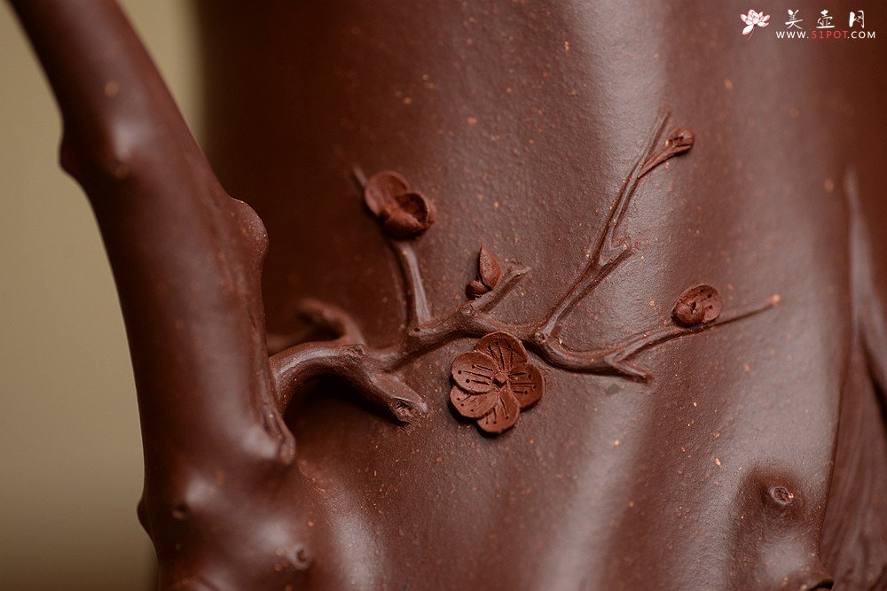 紫砂壶图片：单志萍年终全手力作 古意昂然 立体梅花 寒梅套壶 - 宜兴紫砂壶网