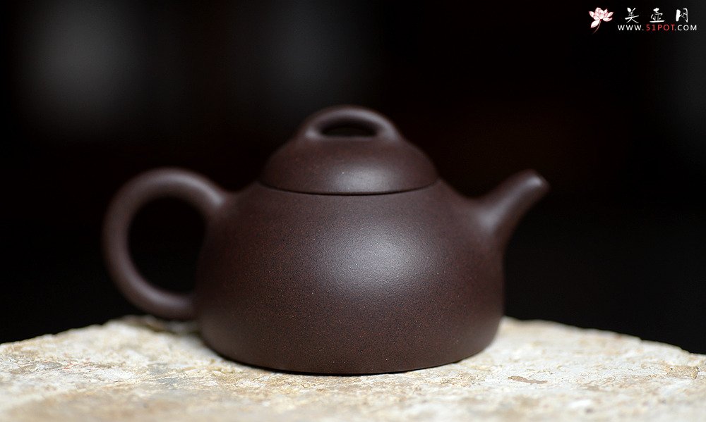 紫砂壶图片：鸿渝山房新品 美壶特惠  茶人最爱 金钟 - 宜兴紫砂壶网