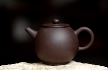 紫砂壶图片：鸿渝山房 美壶特惠 小巨轮 拙朴之风 杀茶利器 茶人最爱 - 宜兴紫砂壶网