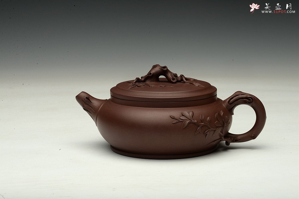 紫砂壶图片：春天的气息~大口实用 玉兰迎春 孙伟强张新亚合作原创作品 - 宜兴紫砂壶网