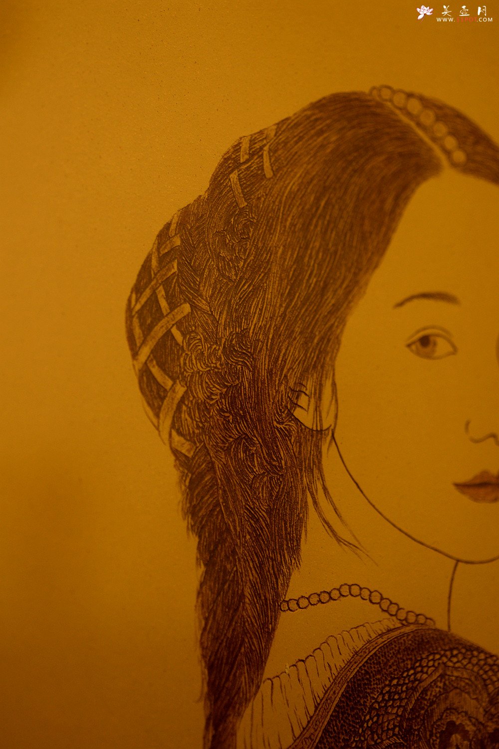 紫砂壶图片：张听刚新意装饰 【她】 秀风壁画 - 宜兴紫砂壶网