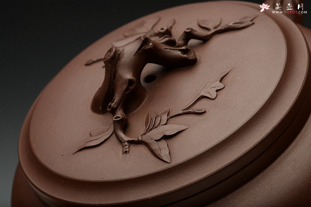 紫砂壶图片：春天的气息~大口实用 玉兰迎春 孙伟强张新亚合作原创作品 - 宜兴紫砂壶网