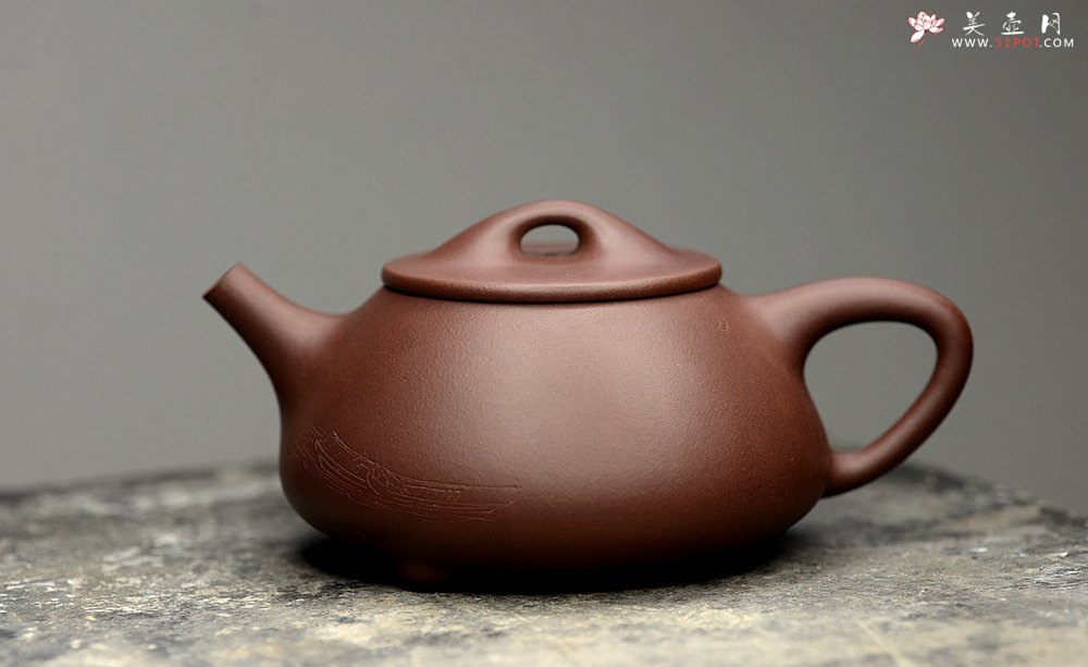 紫砂壶图片：陆轶舟作品 景舟石瓢 相映得趣  文气实用~ - 宜兴紫砂壶网
