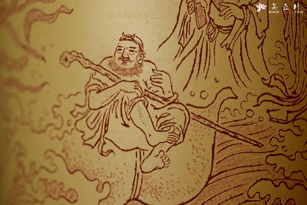 紫砂壶图片：八仙过海 各显神通 张听刚笔筒 刀法精到细腻  - 宜兴紫砂壶网