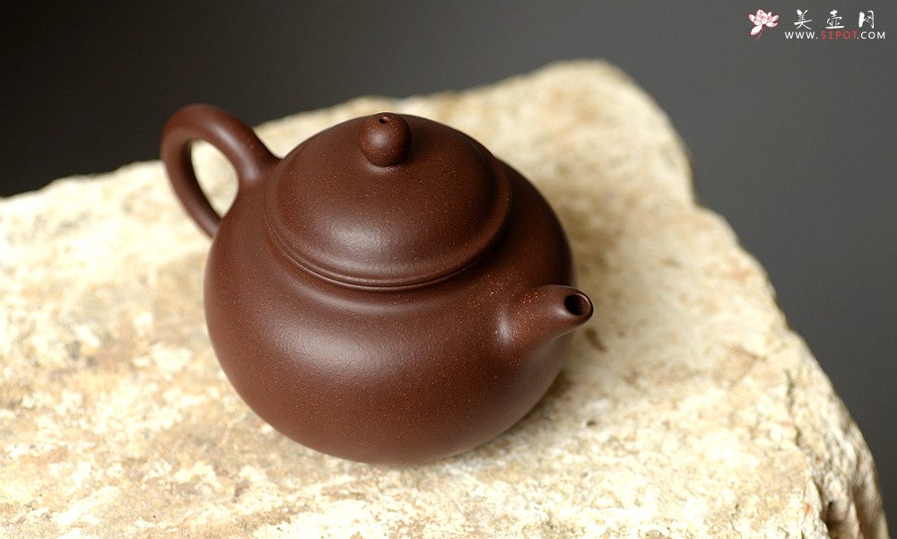 紫砂壶图片：油润老紫泥 杀茶利器 灵巧清秀 全手小掇只 - 宜兴紫砂壶网