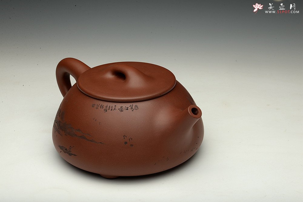 紫砂壶图片：特大满瓢 李彦雄精细装饰通景山水  送礼收藏级 - 宜兴紫砂壶网