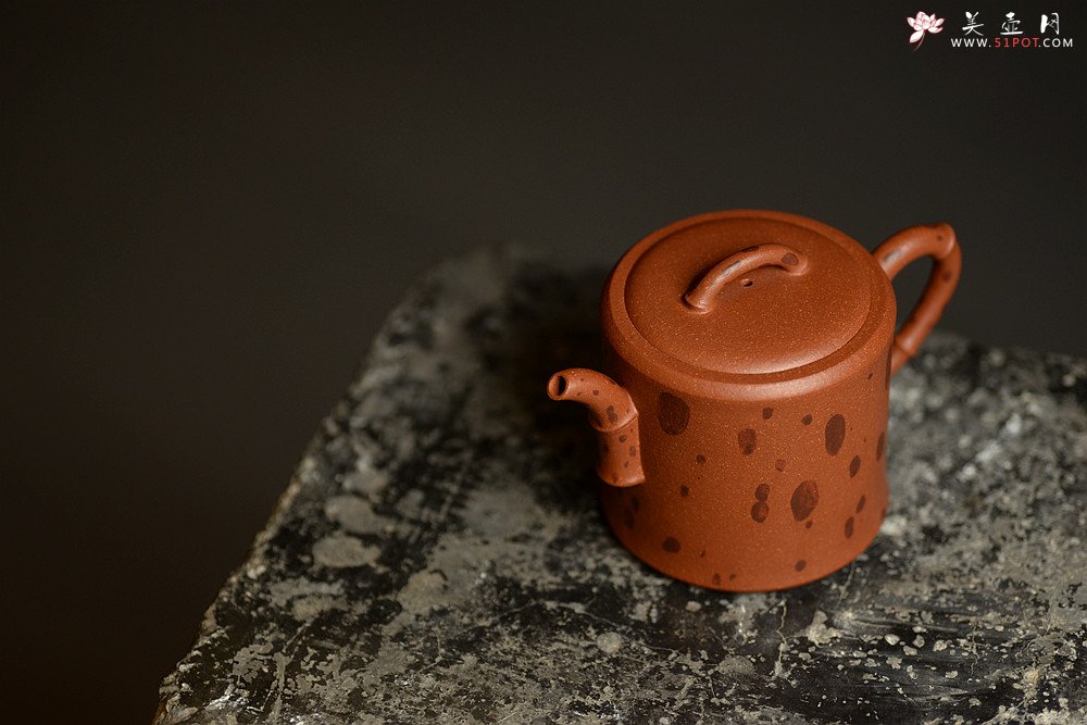 紫砂壶图片：曲峰近作 文气秀雅 优质降坡泥 湘妃 - 宜兴紫砂壶网