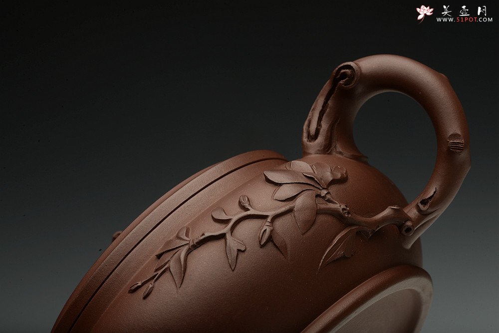 紫砂壶图片：春天的气息~大口实用 玉兰迎春 孙伟强张新亚合作原创作品 - 宜兴紫砂壶网