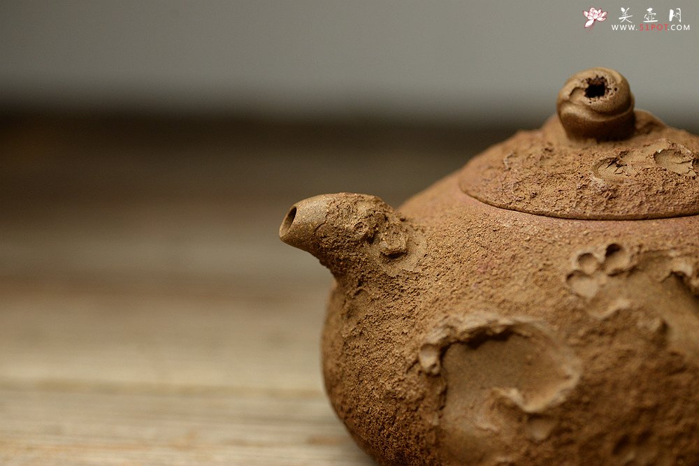 紫砂壶图片：陈进全手新品 造型新颖 优雅之作 全手树魂 - 宜兴紫砂壶网