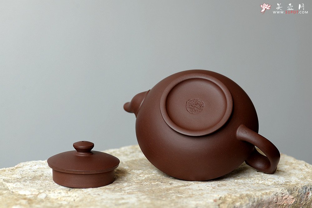 紫砂壶图片：钱建荷作品 全手汉云 精工典范 纯正底槽青 - 宜兴紫砂壶网