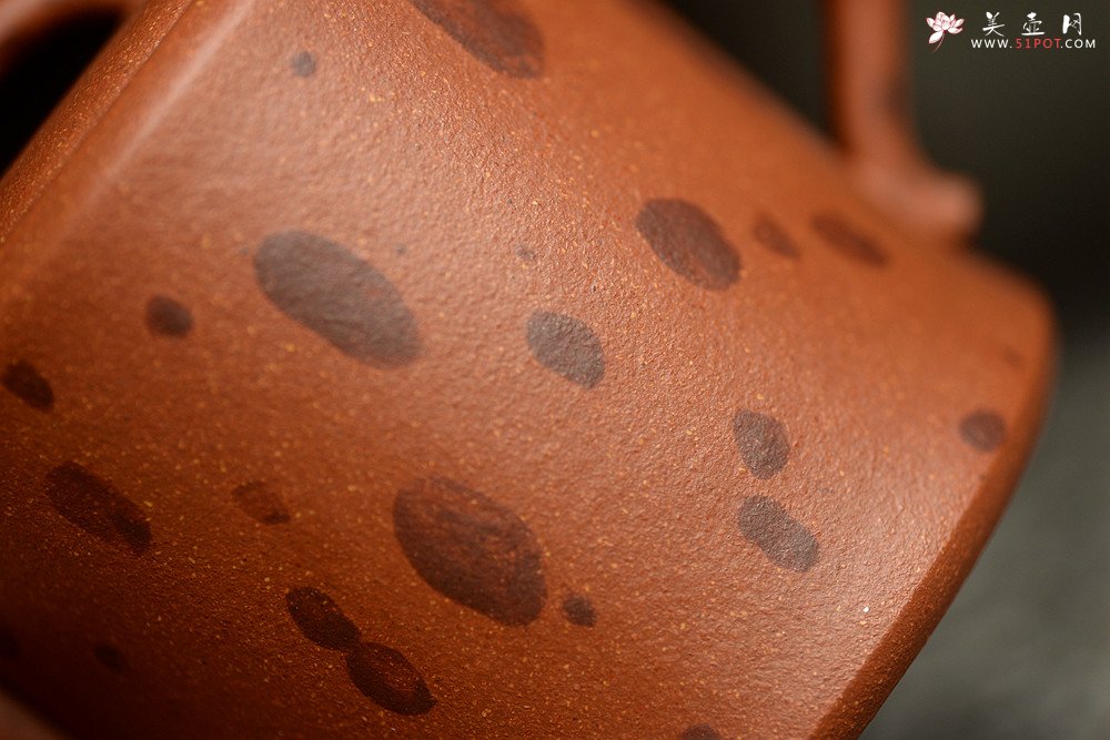 紫砂壶图片：曲峰近作 文气秀雅 优质降坡泥 湘妃 - 宜兴紫砂壶网