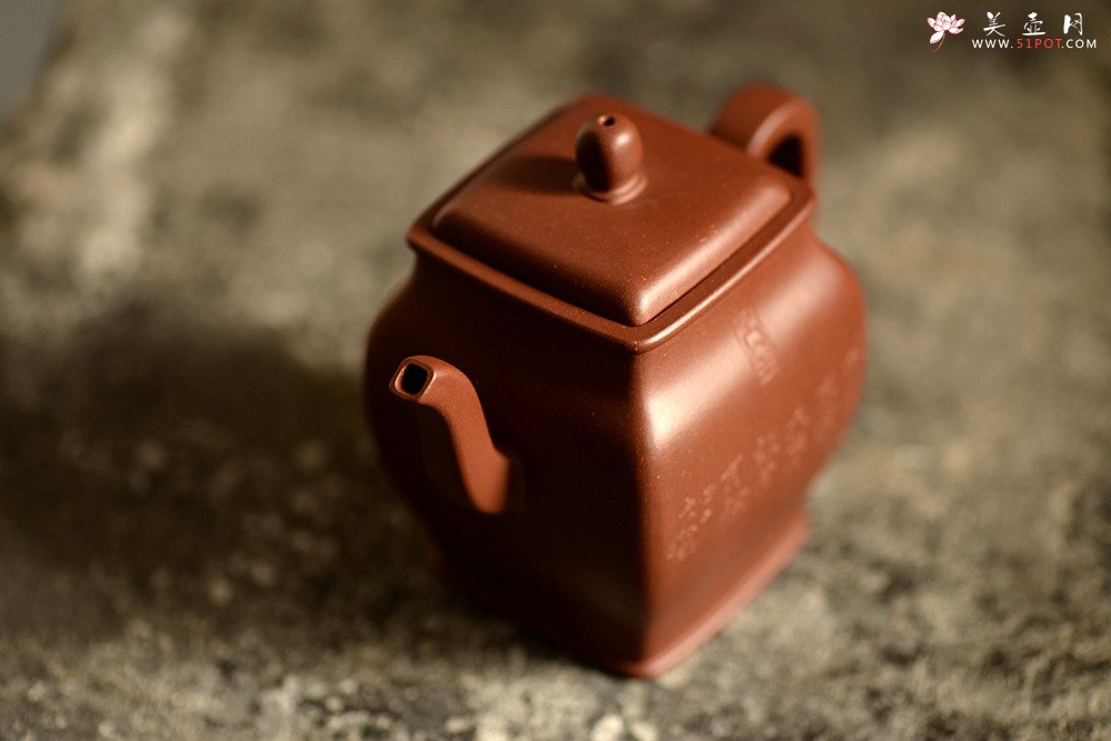 紫砂壶图片：何卫枫全手新作 秀气大方 静雅耐品~ 四方华亭 高工陈宏林装饰 - 宜兴紫砂壶网