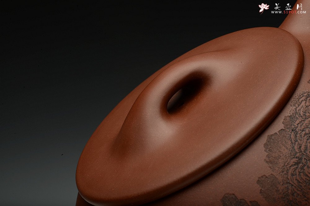 紫砂壶图片：特大满瓢 李彦雄精细装饰通景山水  送礼收藏级 - 宜兴紫砂壶网