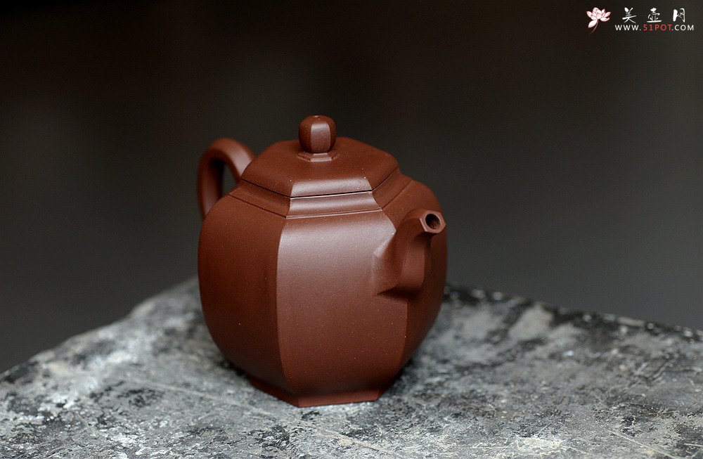 紫砂壶图片：马建鹏作品 美壶特惠 全手六方宝灯 工整挺拔 - 宜兴紫砂壶网