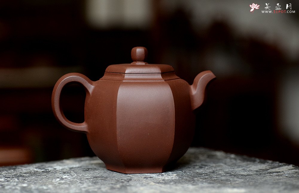 紫砂壶图片：马建鹏作品 美壶特惠 全手六方宝灯 工整挺拔 - 宜兴紫砂壶网