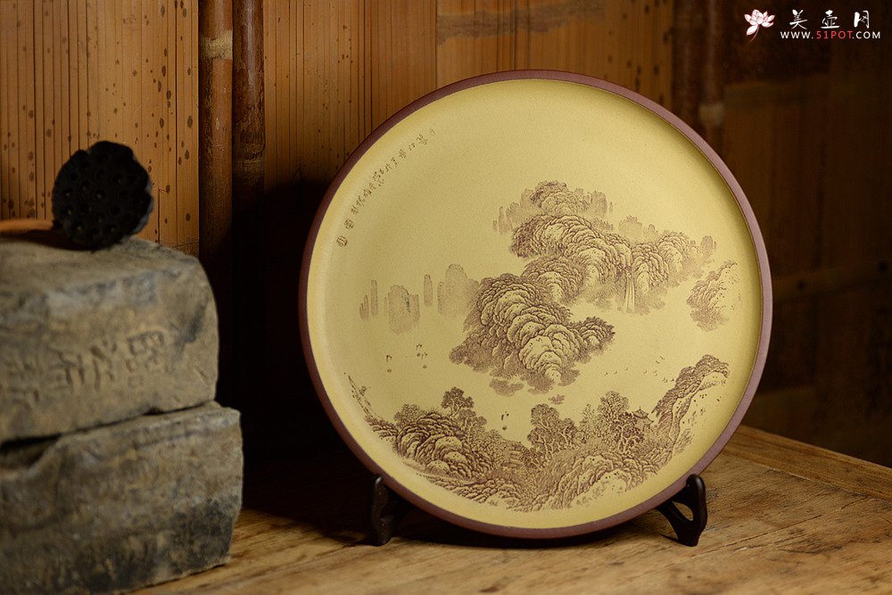 紫砂壶图片：李彦雄精心之作 山水挂盘 韵味十足 - 宜兴紫砂壶网