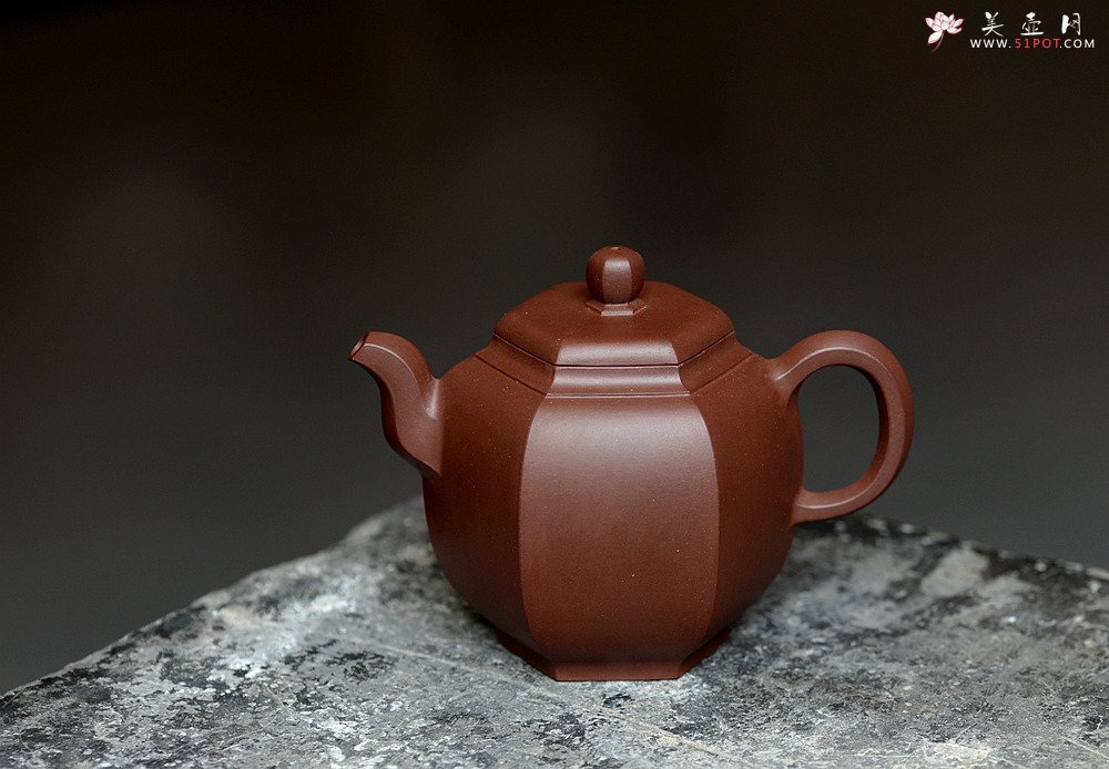 紫砂壶图片：马建鹏作品 美壶特惠 全手六方宝灯 工整挺拔 - 宜兴紫砂壶网