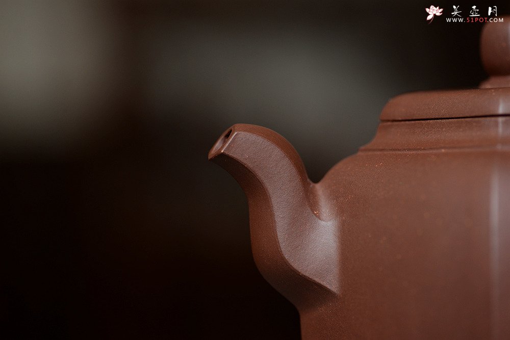 紫砂壶图片：马建鹏作品 美壶特惠 全手六方宝灯 工整挺拔 - 宜兴紫砂壶网