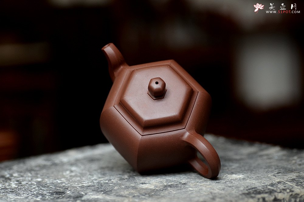 紫砂壶图片：马建鹏作品 美壶特惠 全手六方宝灯 工整挺拔 - 宜兴紫砂壶网