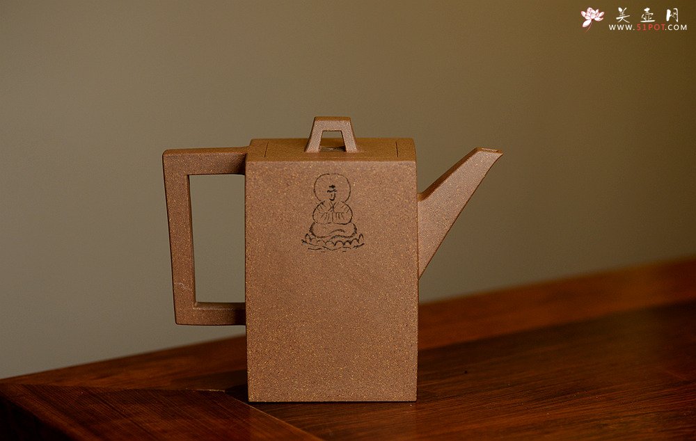 紫砂壶图片：詹黎明實力之作 剛正挺拔 全手磚方 餘韵可品o(∩_∩)o   - 宜兴紫砂壶网