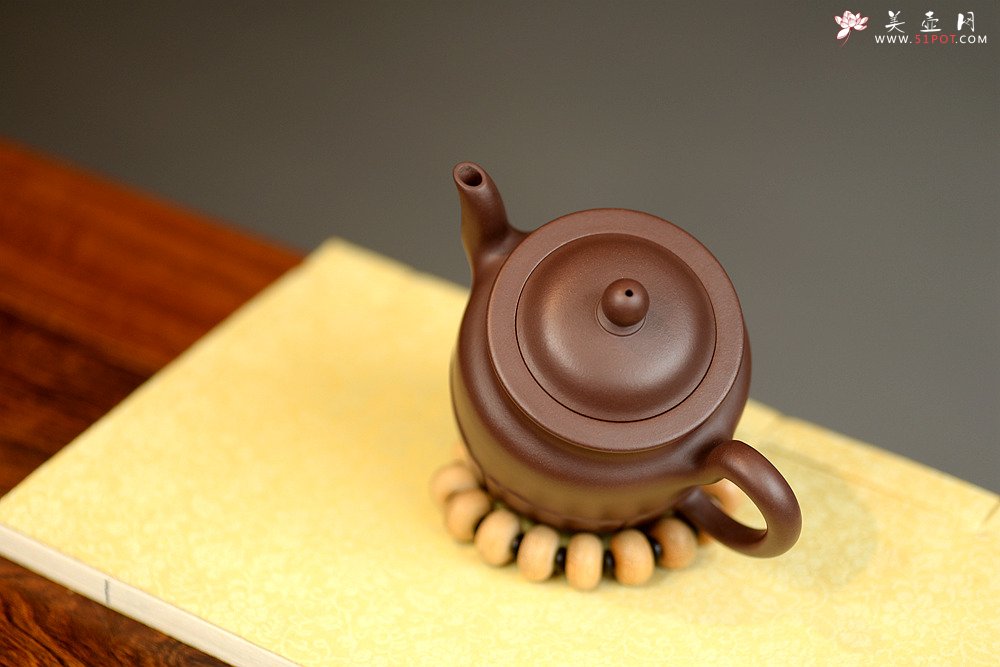 紫砂壶图片：美壶特惠 谭华斌精致作品 僧帽壶 挺拔俊秀 - 宜兴紫砂壶网