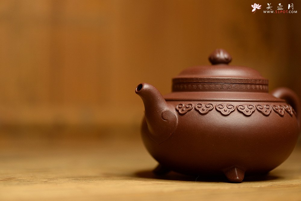紫砂壶图片：雄浑凝练 精神气韵 扛鼎之作 全手大云肩如意 - 宜兴紫砂壶网