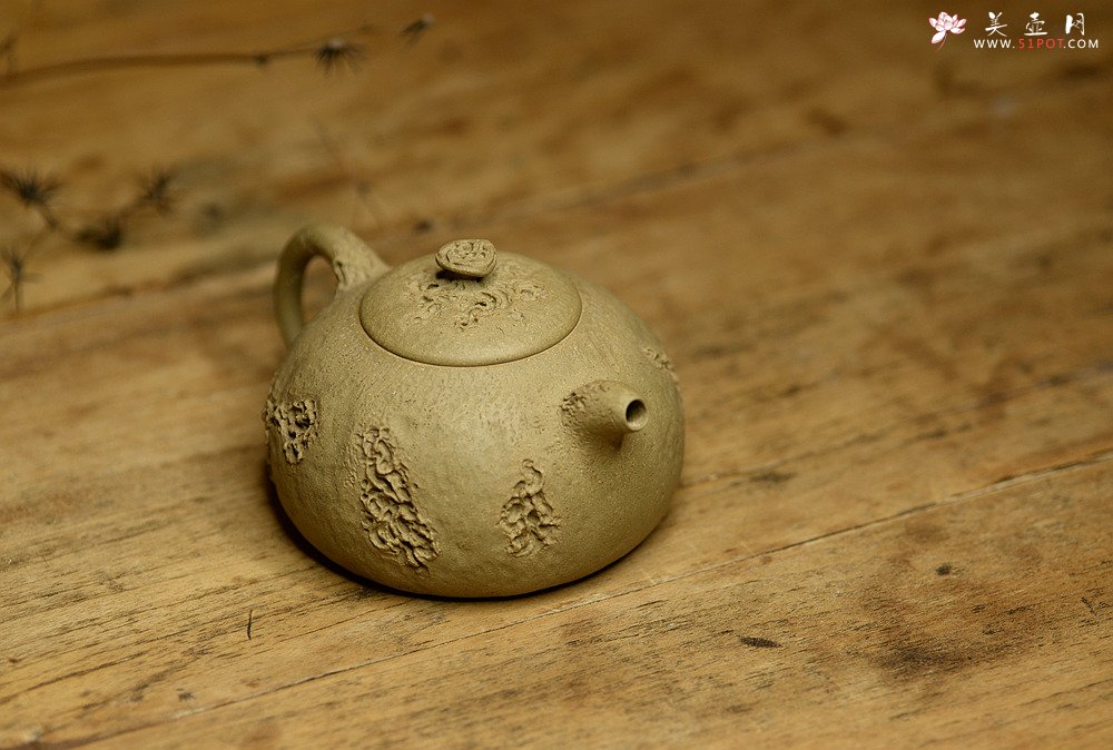 紫砂壶图片：肌理丰富 拙味~ 全手薄胎龚春 ~沧桑质感 - 宜兴紫砂壶网