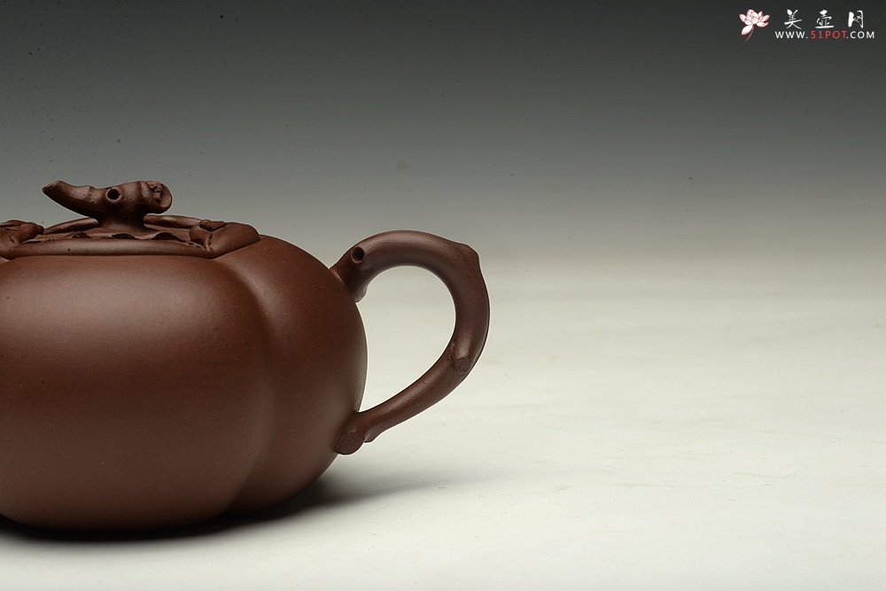 紫砂壶图片：潘丹初乙未年精进之作  筋囊花货 全手玉柿 气度饱满逸品  值得赏玩珍藏 - 宜兴紫砂壶网
