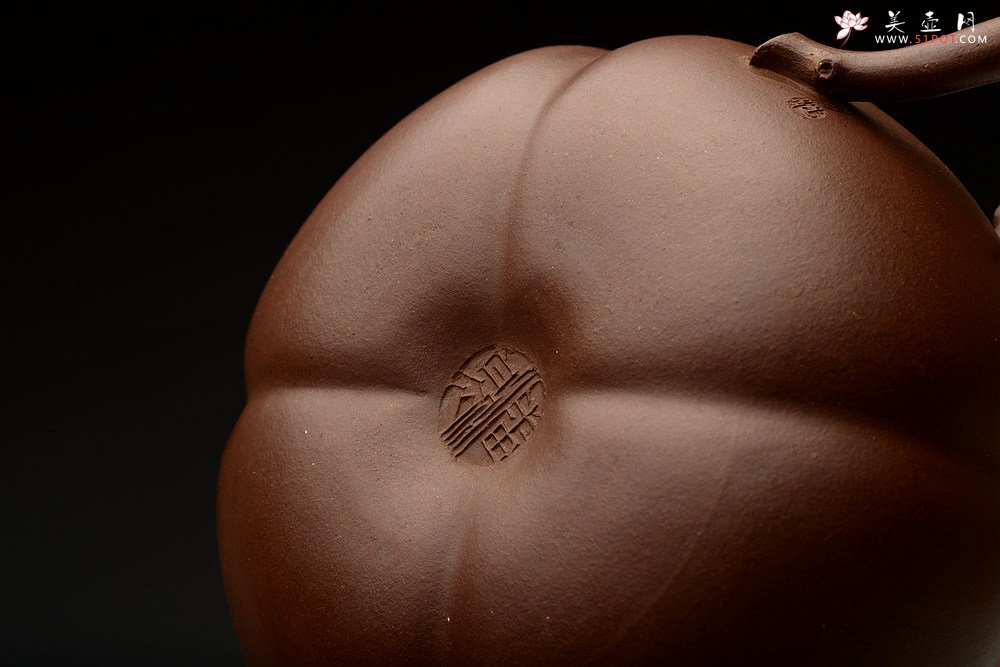 紫砂壶图片：潘丹初乙未年精进之作  筋囊花货 全手玉柿 气度饱满逸品  值得赏玩珍藏 - 宜兴紫砂壶网