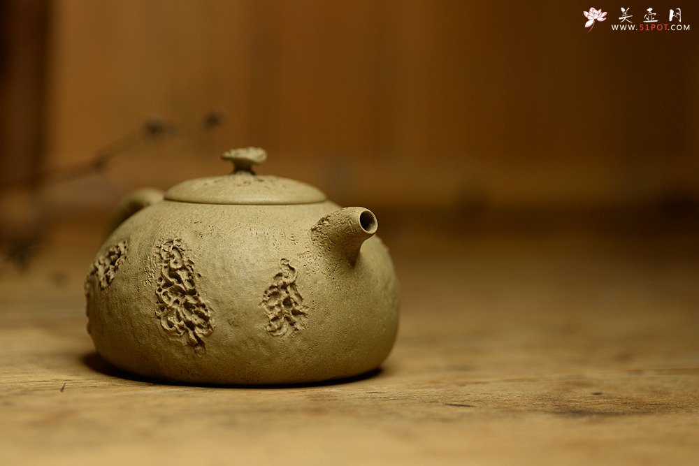 紫砂壶图片：肌理丰富 拙味~ 全手薄胎龚春 ~沧桑质感 - 宜兴紫砂壶网