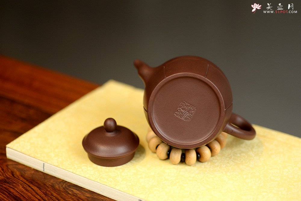 紫砂壶图片：美壶特惠 谭华斌精致作品 僧帽壶 挺拔俊秀 - 宜兴紫砂壶网