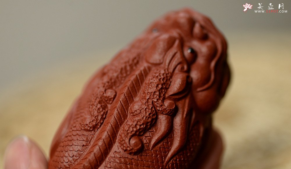 紫砂壶图片：紫砂摆件 做工精致 栩栩如生 鲤鱼~金蟾 - 宜兴紫砂壶网