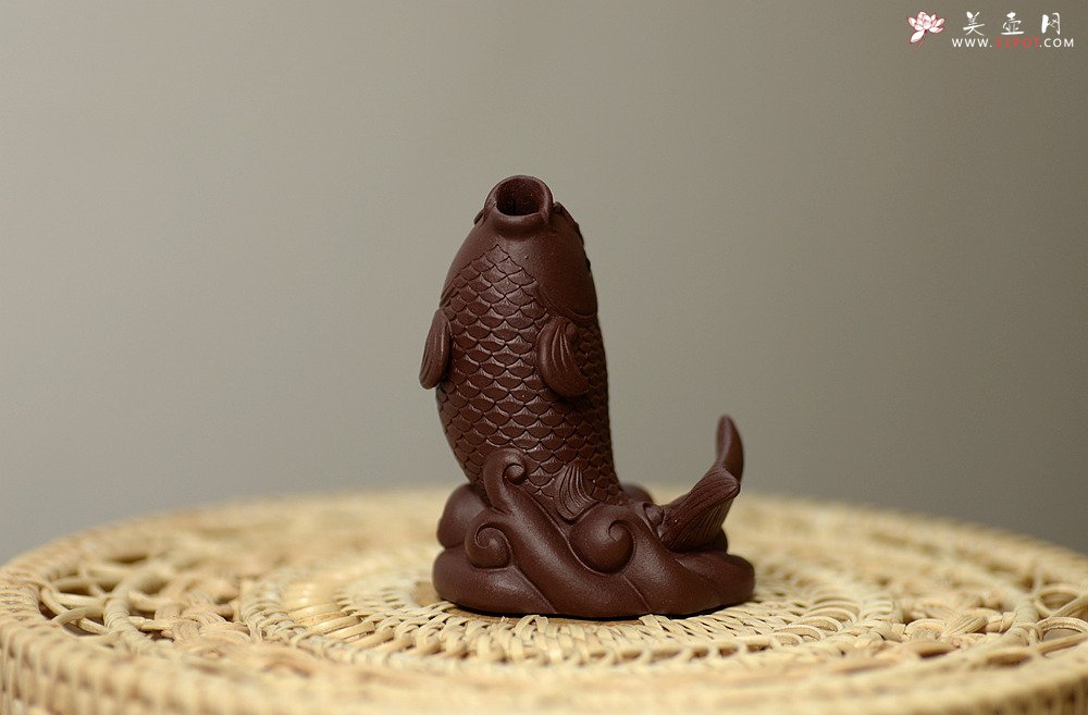 紫砂壶图片：紫砂摆件 做工精致 栩栩如生 鲤鱼~金蟾 - 宜兴紫砂壶网