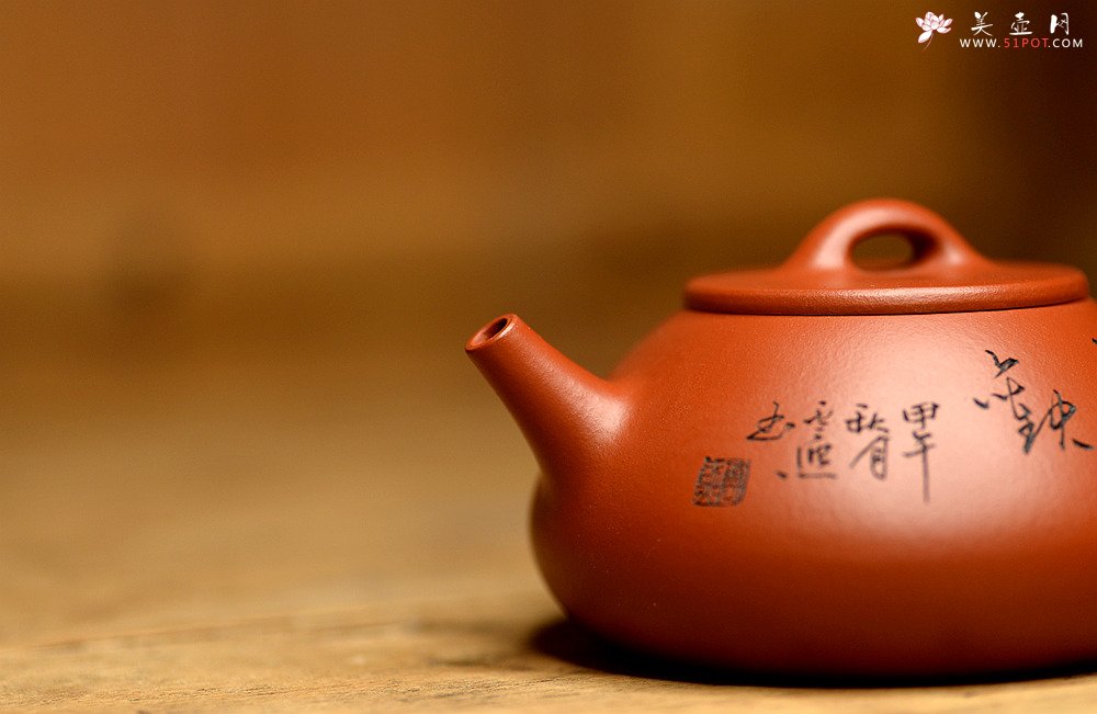 紫砂壶图片：张云熙 文气佳作 娇艳小红泥 平底石瓢 挺拔清秀 - 宜兴紫砂壶网