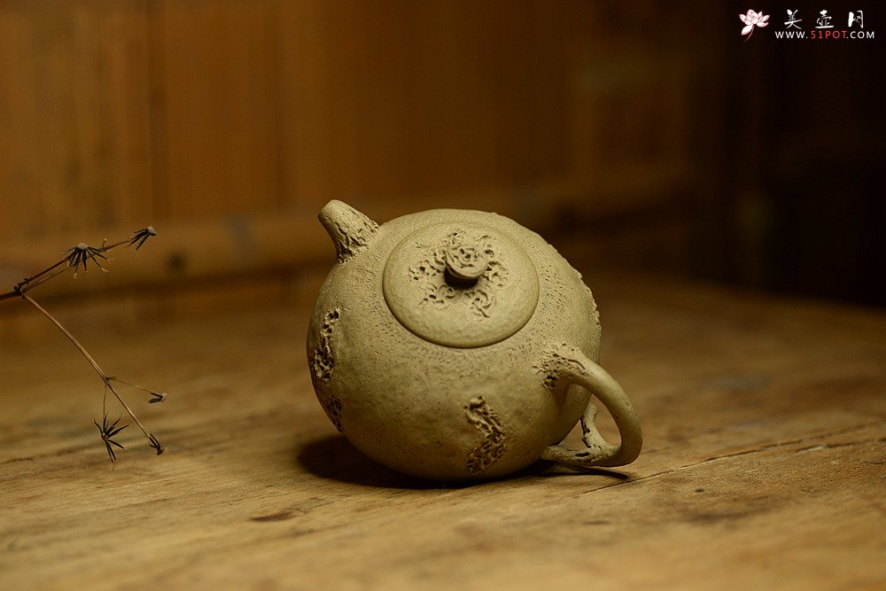 紫砂壶图片：肌理丰富 拙味~ 全手薄胎龚春 ~沧桑质感 - 宜兴紫砂壶网