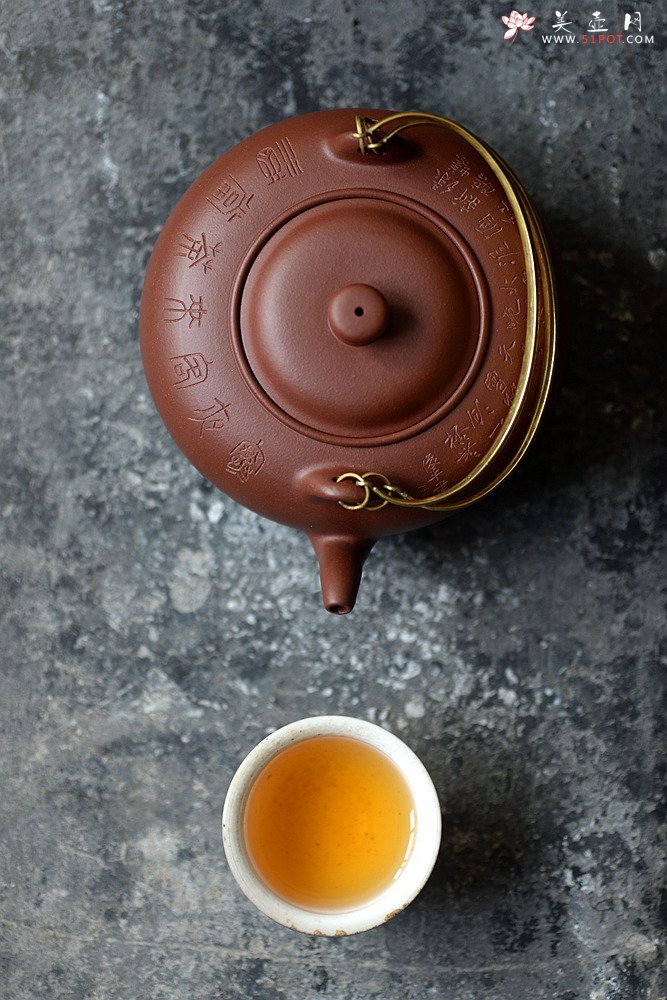 紫砂壶图片：詹黎明经典代表作 全手大吉 中书协王俊平装饰 全手大品壶难度极大 - 宜兴紫砂壶网